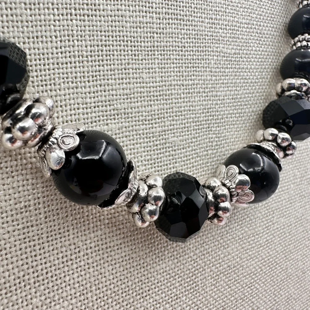 Vintage 90s Black Beaded Silver Tone Necklace Boho Classic Fashion Jewelry Boho